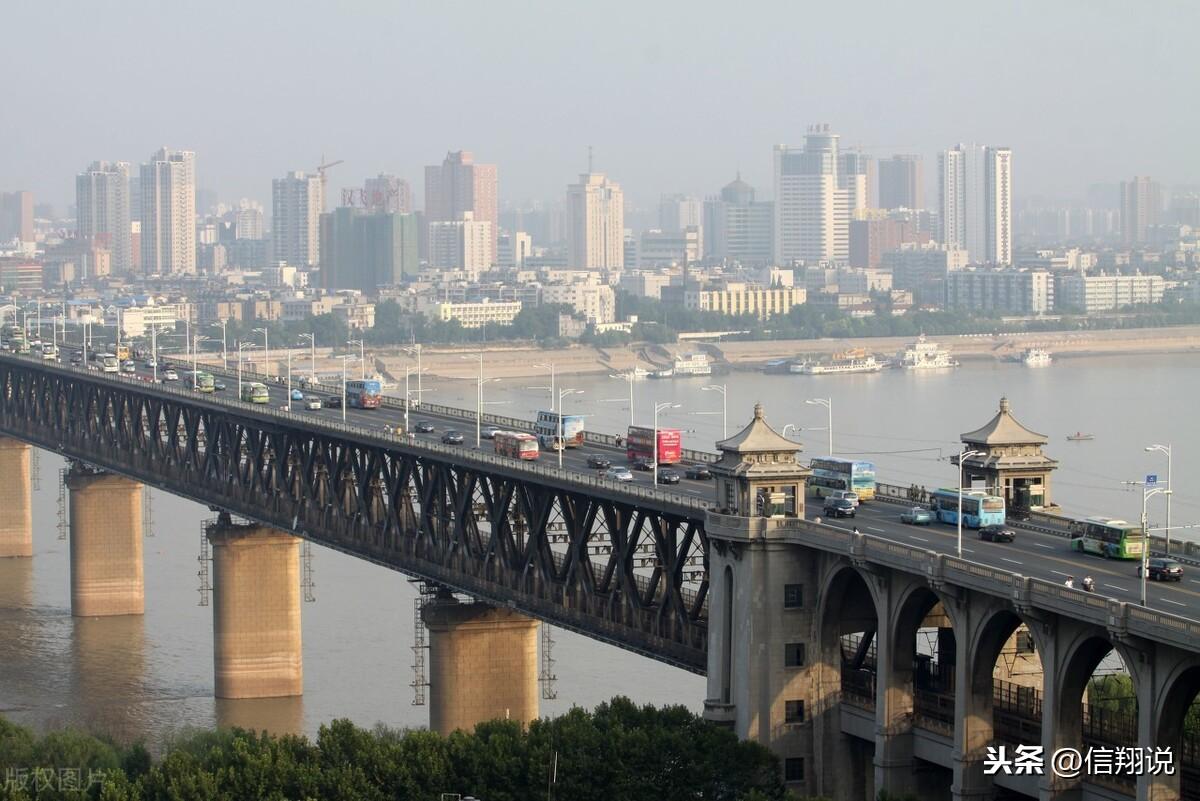 武汉长江大桥多长（湖北建筑｜武汉的11座长江大桥，连接13个区中的10个区）(图1)