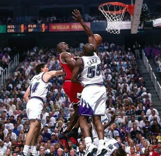 NBA最经典的10款耐克篮球鞋：4款AJ上榜，耐克押宝乔丹成功