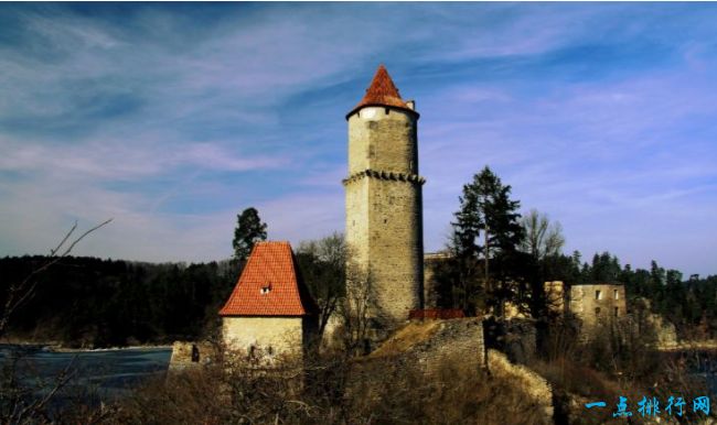 全球十大惊悚地点之一：捷克济维科夫城堡