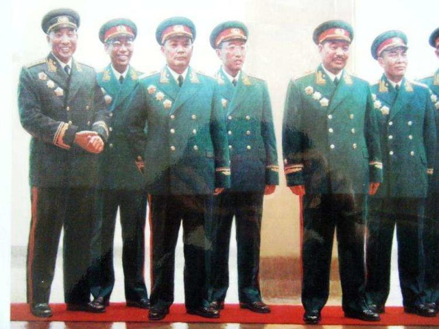 揭秘中国十大元帅十大将军排名由来(图2)